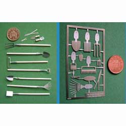 1/24th Scale Garden Tools Kit